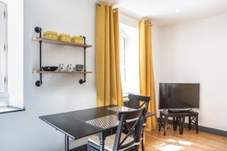 Place du Palais 3° - 2