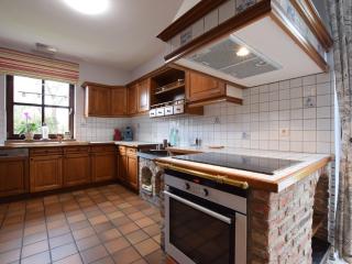 Holiday Home in Noville with Garden & BBQ - Luzery - 9