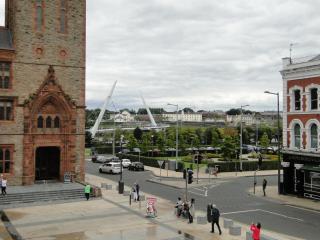 Tri Ard House Derry City Centre town house - 2