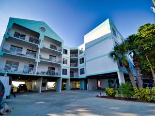 West Coast Vista 3E Bay View Condo 442 - 0