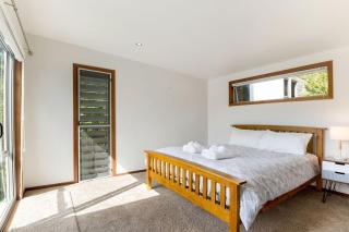 Karaka Sanctuary with Spa Pool by Waiheke Unlimited - Oneroa - 3