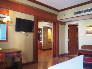 Charoen Thani Hotel, Khon Kaen - 1