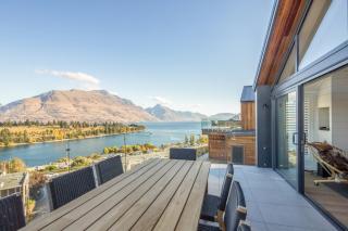 Kahurangi Luxury Holiday Home by MajorDomo - Queenstown - 1