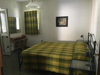 Girasole sul mare ,new kitchen with wash disher , air conditioning, garage moto, 200 m from centre, 300 m from beach ,wifi, - Santa Teresa Gallura - 2