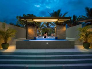 Coconut Grove - Port Douglas - 2