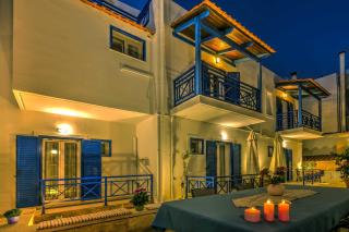 Blue Petal Apartment, Relaxed Heraklion Stay - 0