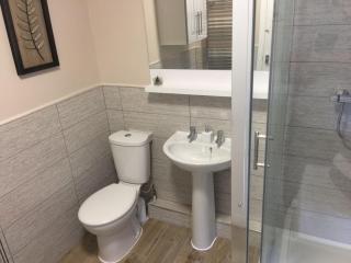 Cosy Apartment in Private Courtyard - Preston - 3