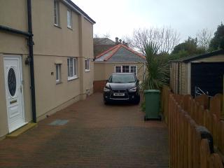 The Annex - Penzance town centre with parking - 1