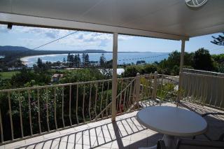 Hi View, 18 Dulconghi Street - Crescent Head - 4