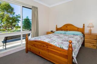 Bay Park Gardens 30 1 Warlters Street - Port Macquarie - 4