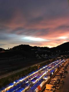 Golden Hill 1 Room Apt at Night Market - 2