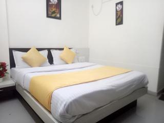 Hotel Gopi Palace - Ahmedabad - 4