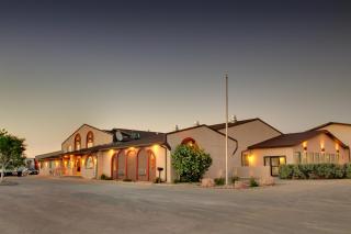 Best Western West Hills Inn - Chadron - 0