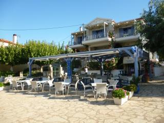 Boutique Hotel Iasmos - Trizonia - 5
