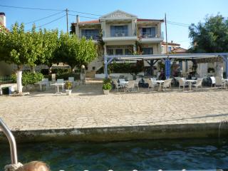 Boutique Hotel Iasmos - Trizonia - 8