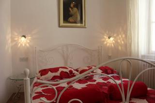 Rose & Margaret Kallina - Zagreb - 1