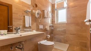 Hotel Maroon - Zagreb - 2