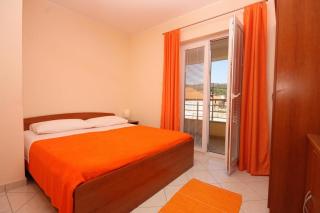 Apartments by the sea Vinisce, Trogir - 5229 - Vinišće - 4