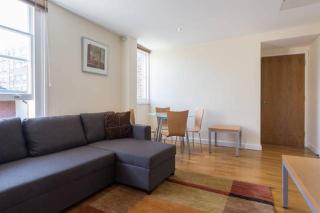 Parkside London Apartment (SS3) - 8