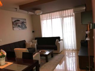 Redon's City Center Apartment - Pristina - 4