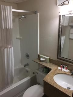 Days Inn by Wyndham Bismarck - 3