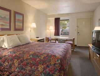 Rodeway Inn & Suites Monroeville-Pittsburgh - Monroeville - 9