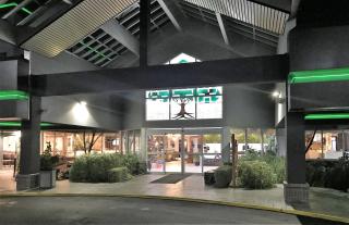 Medallion Inn and Suites - Arlington - 8