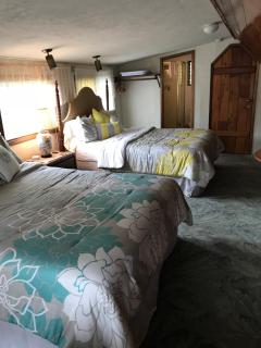 Hale Maluhia Country Inn - 1