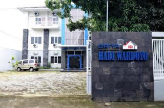RedDoorz near Museum Keraton Surakarta - Solo - 5