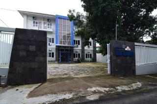 RedDoorz near Museum Keraton Surakarta - 6