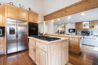 Downtown 5th Street Home - 8