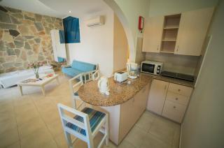 MyroAndrou Beach Hotel Apartments - 7