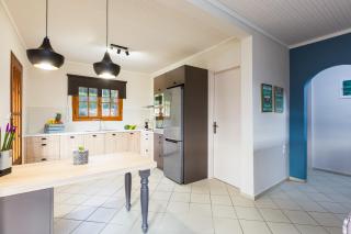 Lefkothea Villas with Large Pool, BBQ & Playground - Adelianos Kampos - 2