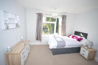 Whole House - Sleeps 5 - near town centre - off road parking - Hinckley - 0