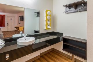 Motel 6-Arlington, TX - UTA - 2