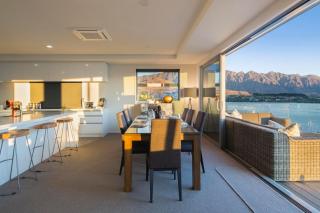 Lakefront Luxury by Amazing Accom - Queenstown - 4