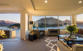 Lakefront Luxury by Amazing Accom - Queenstown - 7
