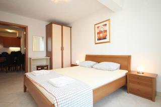 Family friendly apartments with a swimming pool Okrug Gornji, Ciovo - 10401 - 4