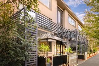 Birches Serviced Apartments - Melbourne - 0