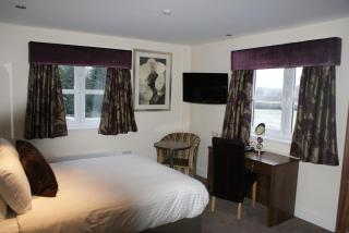The Old Barn Inn - Newport - 9