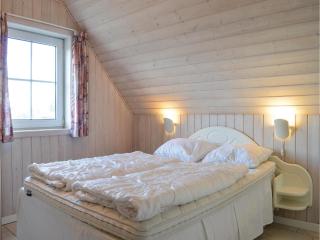 5 Bedroom Cozy Home In Ringkøbing - Nørre Lyngvig - 1