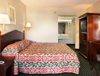 Ramada by Wyndham Lumberton - Lumberton - 1