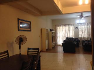Aziym Homestay@Bandar Baru Bangi - Kampong Tangkas - 3