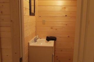 Beth's Lakeside Cabin - 5