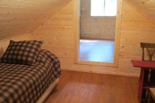 Beth's Lakeside Cabin - 4