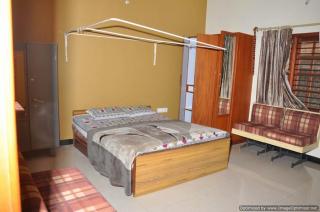 Suvarna Luxury Home Stay - 8