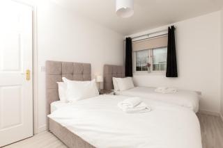 Dunfermline - Premium Two Bedroom Apartment - KW - Dunfermline - 4