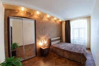 Rynok Square - the heart of Lviv - Lviv - 8