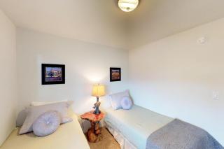 Manson Lake House - 9