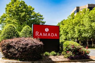Ramada by Wyndham Gainesville - Gainesville - 0